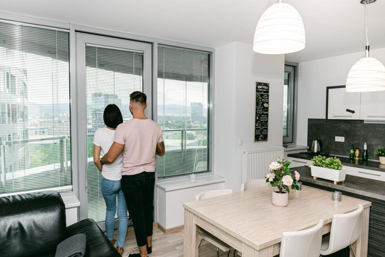 Slavic Spacious Apartment Bratislava Exterior photo