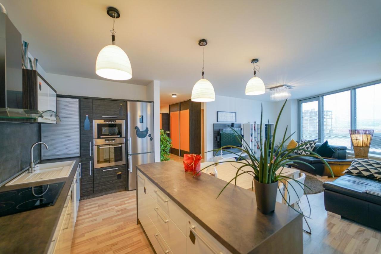 Slavic Spacious Apartment Bratislava Exterior photo