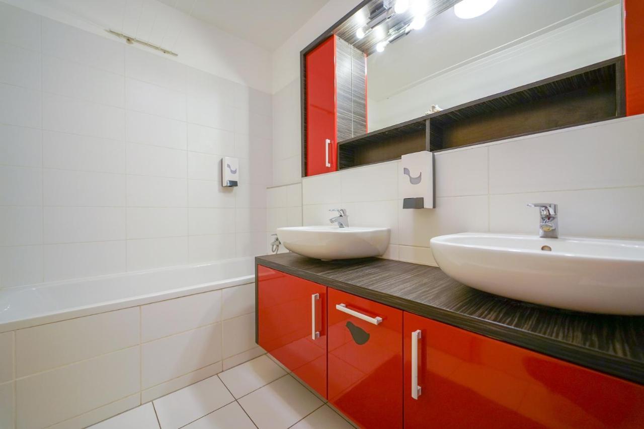 Slavic Spacious Apartment Bratislava Exterior photo